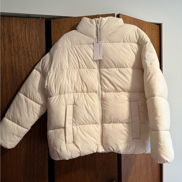 Jilly box winter 2023 puffer coat -Noize brand in L - Picture 1 of 8
